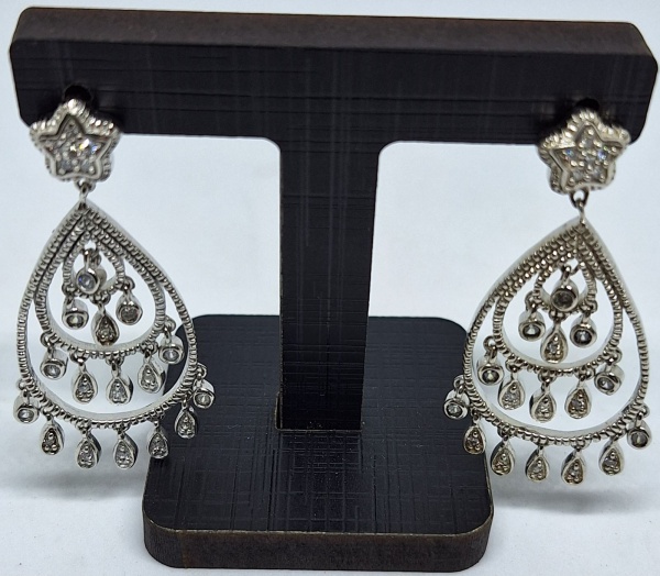 Par de brincos de prata 3 gotas sobrepostas com detalhes em zircônia/ tam4,5cm