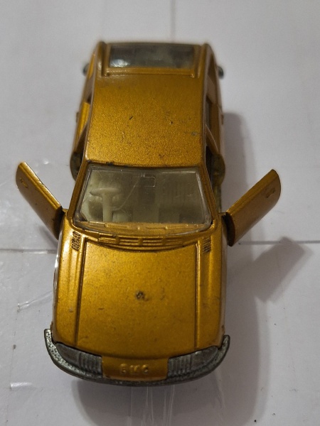Carrinho LESNEY - Dourado / Tam: 7cm