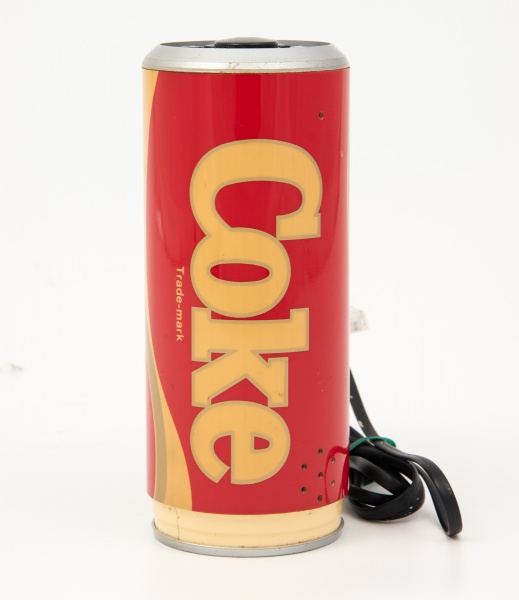 Antigo telefone em formato de Lata de refrigerante / Tam: 16cm alt