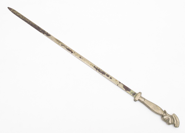 Antiga Espada com símbolo da Maçonaria no punho/ Pintada de prata / Tam: 88cm