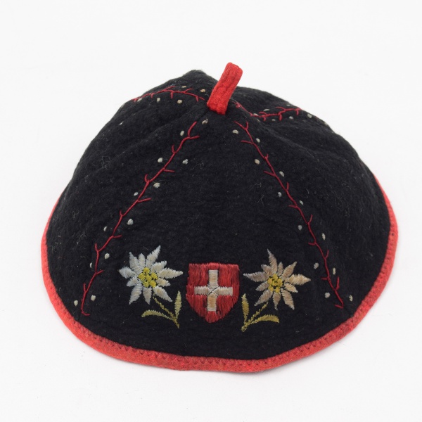 Quipá / boina Judaica preta com bordados - Swiss / Tam: 19cm