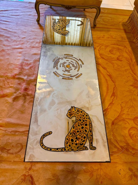 Joias . Linda mesa para doces em laca preta sobre carvalho com foto 1