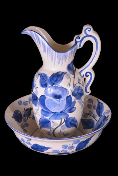 Joias . Ânfora em cerâmica italiana. Alt. 50cm. Com bicados na foto 5