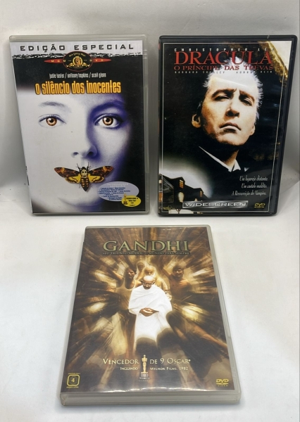 Lote com três filmes clássicos em DVD, sendo O Silêncio dos Inocentes em Edição Especial, Drácula o Príncipe das Trevas e a cinebiografia vencedora do Oscar, Gandhi.