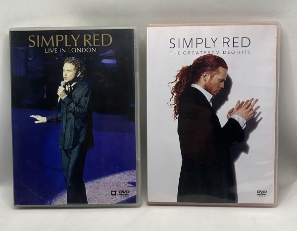 Kit com 2 DVDs do Simply Red, sendo os títulos Live in London e The Greatest Video Hits.
