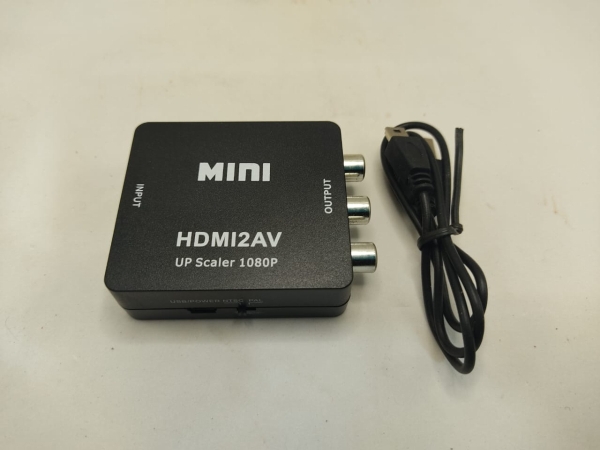 Conversor Mini HDMI para AV com Função Up Scaler 1080p, na cor preta, acompanha cabo de alimentação USB, ideal para conectar aparelhos modernos em televisores antigos ou equipamentos com entrada de ví