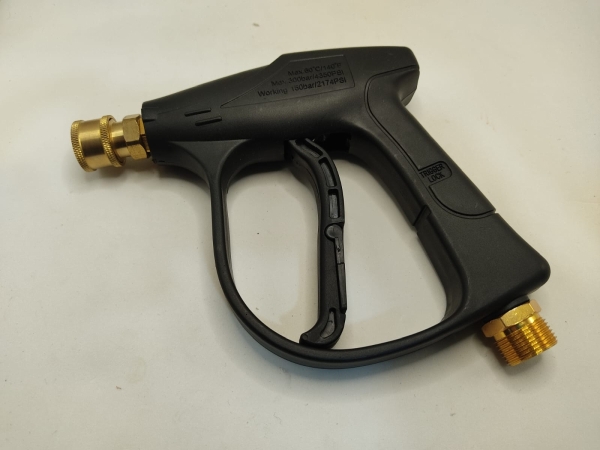 Pistola de Alta Pressão para Lavadora com Conexões em Latão e Trava de Segurança no Gatilho. O Equipamento Suporta Pressão Máxima de 300bar e Temperatura de 60 graus Celsius, garantindo eficiência e d