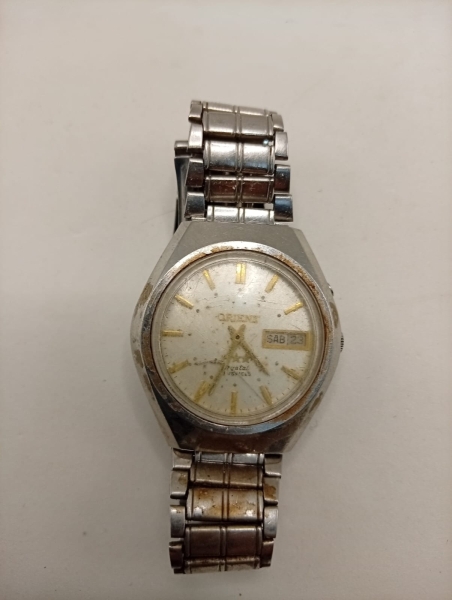 Relógio de Pulso Antigo Orient 3 Estrelas Crystal 21 Jewels com Caixa e Pulseira de Aço Inoxidável, Mostrador Prateado com Calendário Semanal, Peça no Estado para Restauro. Aproximadamente 3cm.