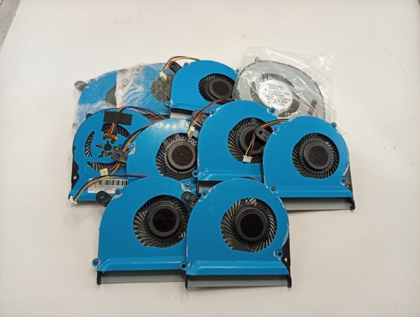 Lote 10 Cooler Cooler Fan para Notebook Foxconn Nfb75a05h-004 com Tensão Dc 5V e Corrente 0.50A, Carcaça Metálica com Película Protetora Azul, Conector de Quatro Fios Ideal para Reposição.