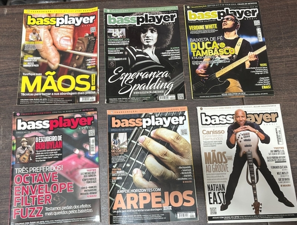 Lote com Seis Revistas Bass Player Brasil para Baixistas com Entrevistas e Técnicas de Grandes Nomes como Esperanza Spalding e Nathan East. Coleção em Bom Estado de Conservação Incluindo Lições de Gro