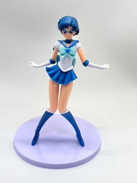 Colecionável Exclusivo Adulto - Boneca Sexy 17cm.Estatueta decorativa em PVC com acabamento detalhado, apresentando figura feminina em pose sugestiva. Possui 17cm de altura, acompanhada de base. Item