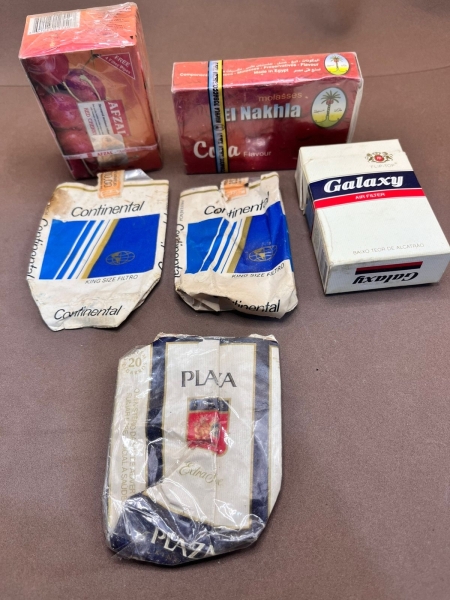 Lote de Maços de Cigarro e Fumo para Narguilé Antigos