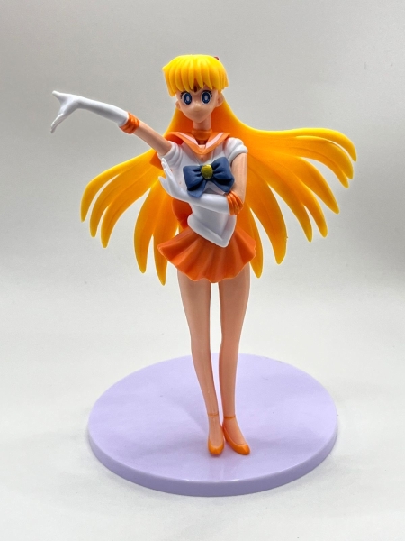Colecionável Exclusivo Adulto - Boneca Sexy 17cm.Estatueta decorativa em PVC com acabamento detalhado, apresentando figura feminina em pose sugestiva. Possui 17cm de altura, acompanhada de base. Item