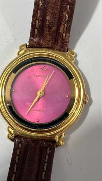 Relógio Technos Feminino Vintage - Mostrador Rosa e Pulseira de Couro - funcionamento ok