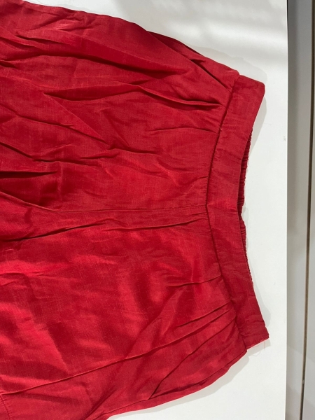 Short feminino novo na cor vermelho Tamanho 42