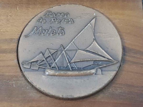 Joias . Medalha CBD 50 anos 1914 a 1964. Marcas do tempo. Perte foto 7