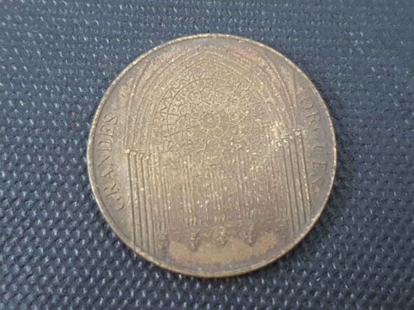 Joias . Medalha CBD 50 anos 1914 a 1964. Marcas do tempo. Perte foto 8