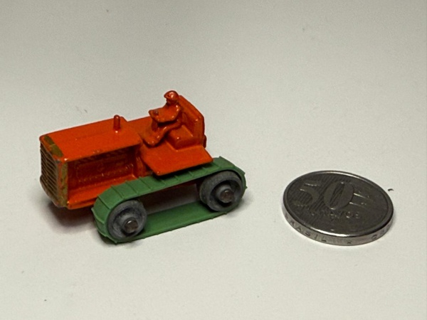 Lote 303 Matchbox VINTAGE lesney (1955) 8A CATERPILLAR TRACTOR (esteiras inteiras e sem ... Valor in