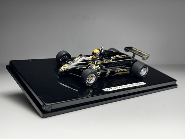 1982 Lotus 91 R. Moreno Preto e Dourado #12 - Spark Esc