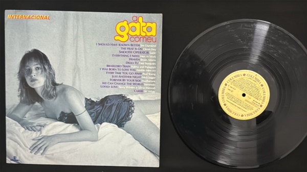 Joias . LP VINIL ULTRAJE A RIGOR NÓS VAMOS INVADIR SUA PRAIA CO foto 7