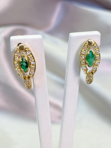 Joias . BRINCO, EM OURO AMARELO, 18K, DIAMANTE, TAMANHO: 1,6CM, PESO: 3.4 gr, ...