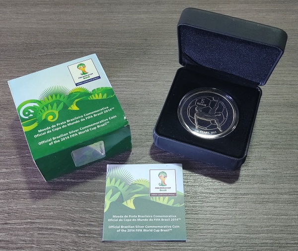 Joias . Brasil - Moeda de 5 Reais 2014 - Campeonato Mundial de Futebol - Mascote Fuleco ...