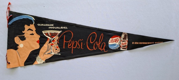 Joias . Peça relevante para a história da propaganda e do consumo no Brasil, flâmula ...