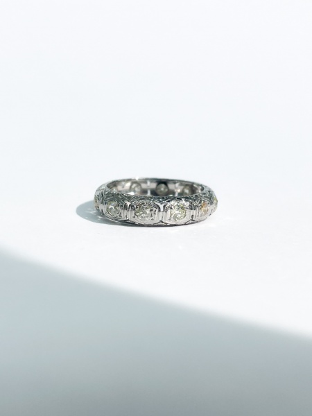ALIANÇA RIVIERA, RIVIERA, EM PLATINA, DIAMANTE, ARO: 17, PESO: 3.3 gr, LAPIDAÇÃO: OLD MINE, DIAMANTES: 12X 0,057 - SI2 - N/M, TOTAL DE : 0.68 CT | REF: M12794 | REF:M12794