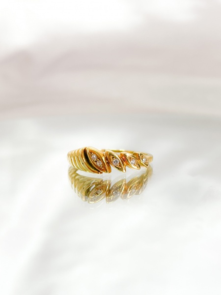 ANEL, EM OURO AMARELO, 18K, DIAMANTE, ARO: 15, PESO: 1.8 gr, DIAMANTES: 5X 0,009, TOTAL DE : 0.045 CT | REF: T12254 | REF:T12254