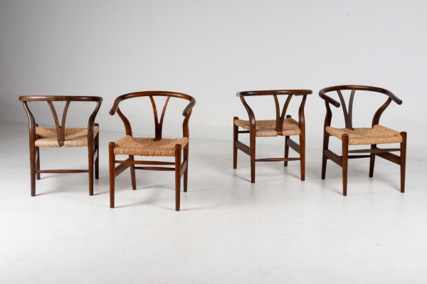 Joias . Hans J. Wegner - 1950 - Raro conjunto de QUATRO cadeiras modelo ...
