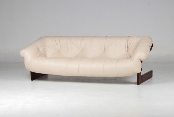 Joias . Percival Lafer - Brasil, c.1970 - Fantástico e confortabilíssimo sofá de três ...