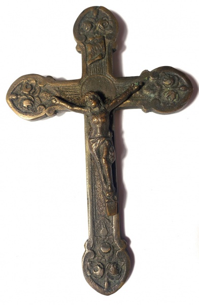 Joias . Peanha para santo, produzida em madeira, maior comprime foto 1