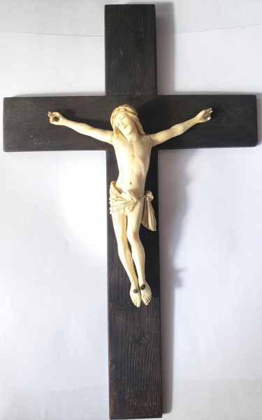 Joias . Peanha para santo, produzida em madeira, maior comprime foto 6