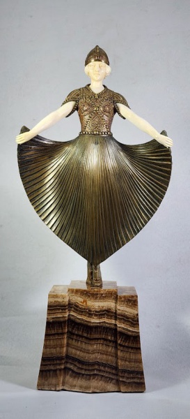 Joias . Demétre Chiparus (1886-1947), Actress, publicado no livro de Bryan Catley e ...