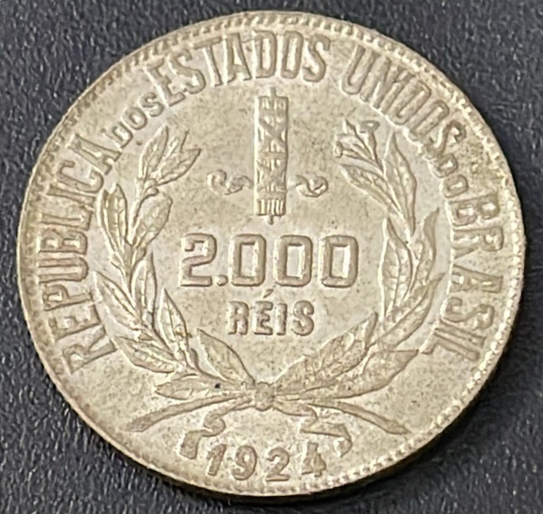 MOEDA DO BRASIL - 2 000 REIS 1924 - PRATA .500% - DIAMETRO (+/-): 26mm.