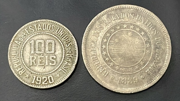 LOTE COM 02 - MOEDAS DO BRASIL - 100 REIS 1889 / 100 REIS 1920 - CUPRONIQUEL - DIAMETRO (+/-): 27 / 21mm.
