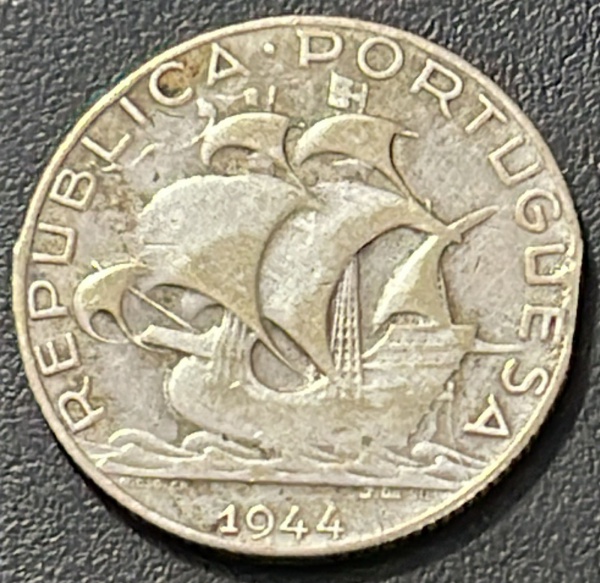 MOEDA DE PORTUGAL - 2,5 ESCUDOS 1944 - PRATA .650% - DIAMETRO (+/-): 20,4mm.