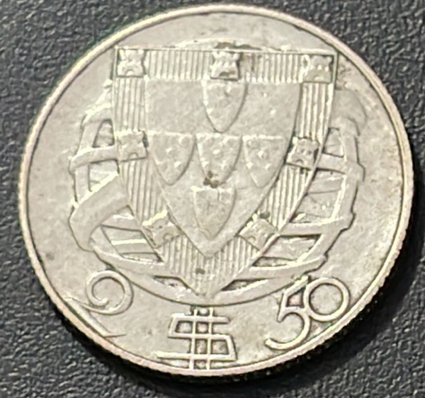 MOEDA DE PORTUGAL - 2,5 ESCUDOS 1951 - PRATA .650% - DIAMETRO (+/-): 20,4mm.