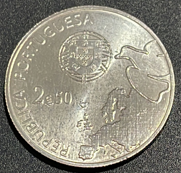 MOEDA DE PORTUGAL - 2,5 EUROS 2015 - CUPRONIQUEL - DIAMETRO (+/-): 28mm.