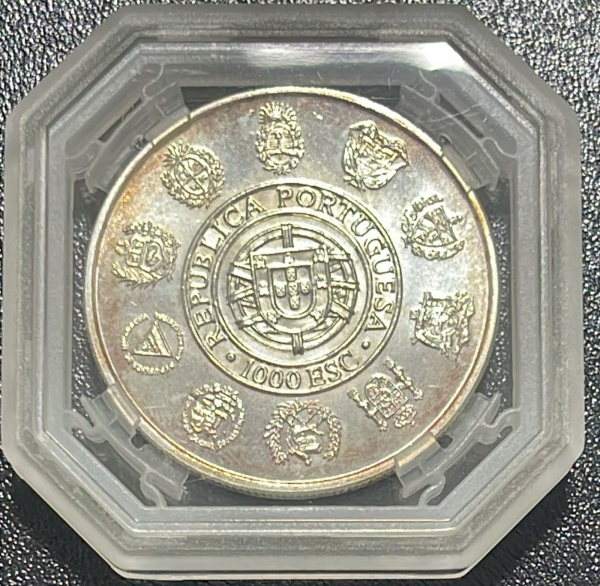 CERTIFICADA - LACRADA - MOEDA DE PORTUGAL (THE WOLF) - 1 000 ESCUDOS 1994 - PRATA .500% - DIAMETRO (+/-): 40mm. TUDO CONFORME FOTOS.