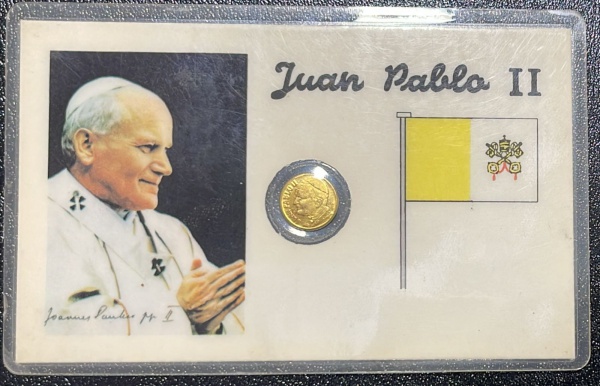 MEDALHA DA CIDADE DO VATICANO - JUAN PABLO II (JOAO PAULO II) - DIAMETRO (+/-): 10mm - BLISTER LACRADO.