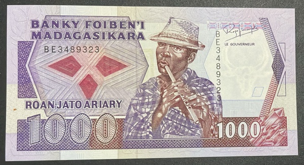 EMISSOR - DIFICIL - CEDULA DE `MADAGASIKARA` - 1 000 ARIARY - SOBERBA / FLOR DE ESTAMPA.