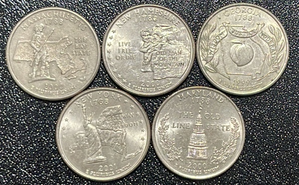 LOTE COM 05 MOEDAS DOS EUA - 1/4 `QUARTER` DOLLAR (SORTIDOS) - NIQUEL - DIAMETRO (+/-): 24mm.