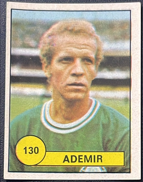 # FIGURINHA - ADEMIR DA GUIA - 1977 - SUPER CAMPEONATO NACIONAL - COPA BRASIL - NUNCA COLADA - OROGINAL DE EPOCA (ITEM COM 48 ANOS DE FABRICACAO) - TUDO CONFORME FOTOS.