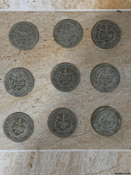 Joias . LOTE DE MOEDAS ANTIGAS Á PESQUISAR.