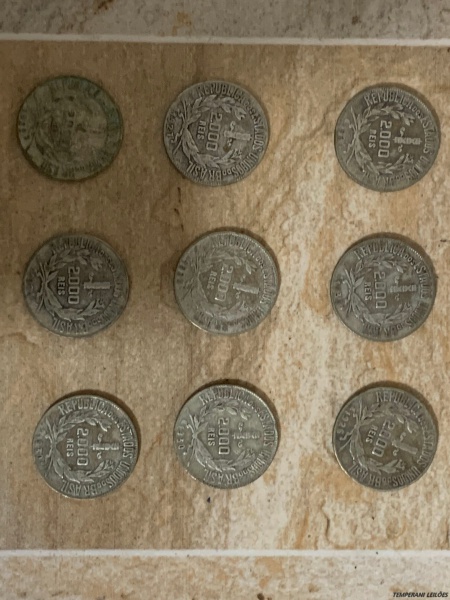 Joias . LOTE DE MOEDAS ANTIGAS Á PESQUISAR.
