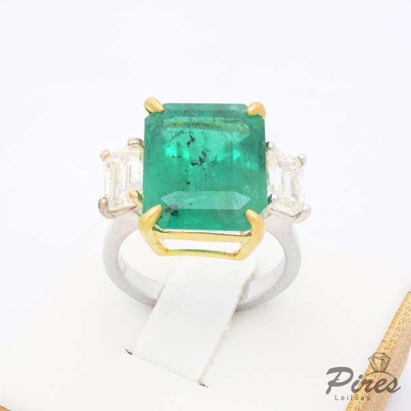 Joias . Anel Sofisticado em Ouro Amarelo e Branco 18K com Esmeralda de 10,12 Cts ...
