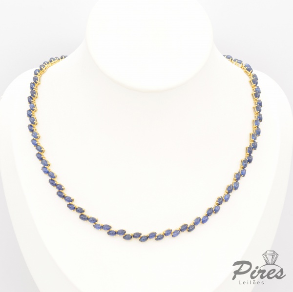 Joias . Gargantilha em Ouro Amarelo 18K com 96 Safiras Cabochão (Gota e Oval), 39cm de ...