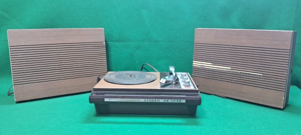 Joias . Gradiente CS-5 Compact System,  rádio gravador estilo b foto 1