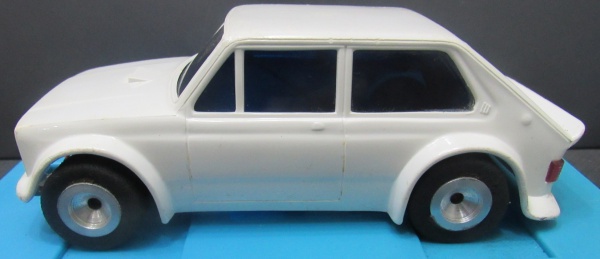 Joias . FIAT 147 - AZUL - 1980 - ORIGINAL - ADESIVOS DA ÉPOCA - foto 2